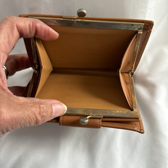 CELINE Vintage Compact Leather KISS -Lock 4”x3 1/2” - Picture 7 of 11